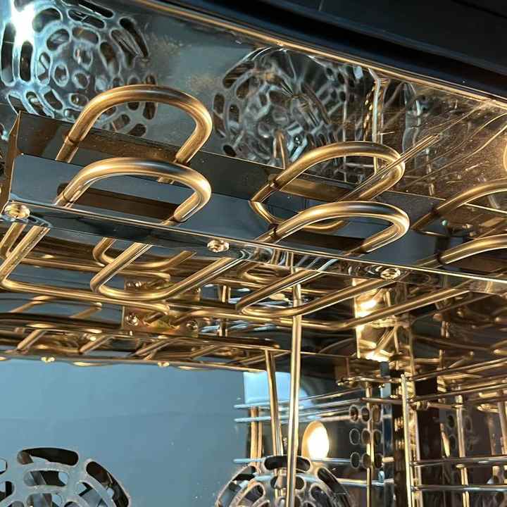 The New Product Is Suitable for Factory Direct Sales of New 4-tray Convection Ovens, Suitable for Families And Bakeries