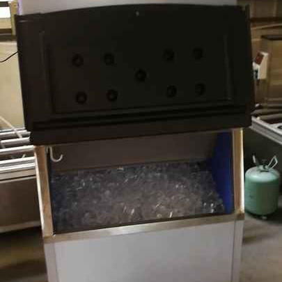 150kgs Commercial Ice Cube Machine with CE 300lbs