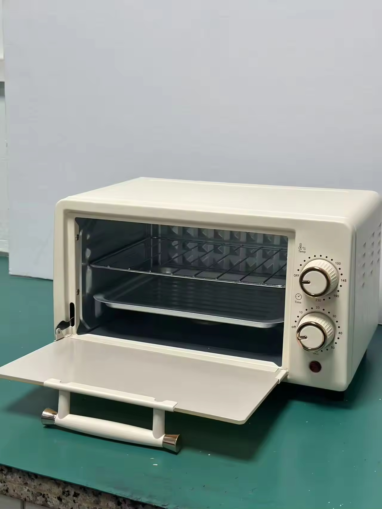 Mini 18L Baking Oven for Home Use Ideal for Pastries and Snacks