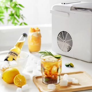 70pcs Ice Cube Large Capacity Electric Ice Makers 12kg Compact Countertop Ice Cube Maker Ice Machine.