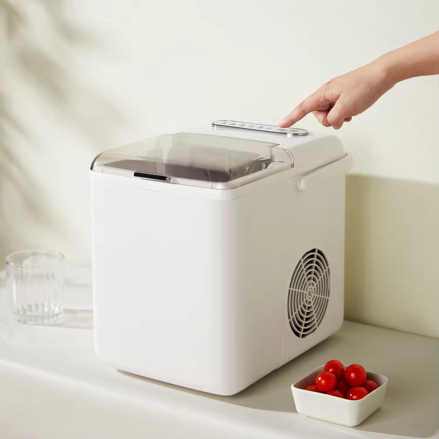 70pcs Ice Cube Large Capacity Electric Ice Makers 12kg Compact Countertop Ice Cube Maker Ice Machine.