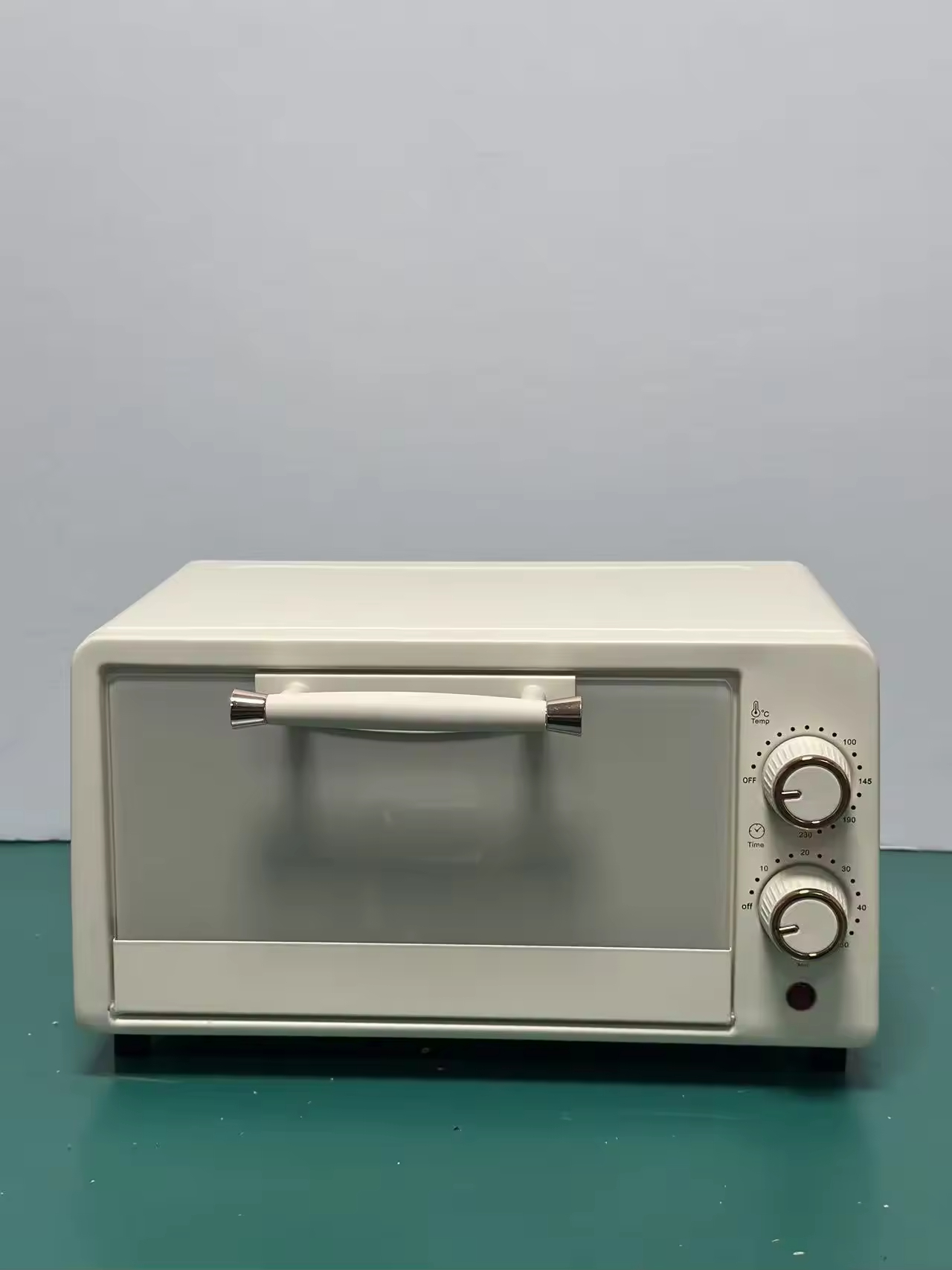 Mini 18L Baking Oven for Home Use Ideal for Pastries and Snacks